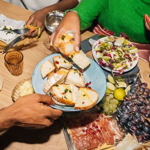 Το Timeleft είναι ένα app που διοργανώνει δείπνα μεταξύ αγνώστων 