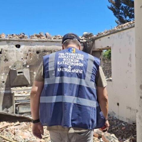 Φωτιά στην Αττική: Αυτοψία για την καταγραφή των ζημιών στις πυρόπληκτες περιοχές από κλιμάκια της Πολιτικής Προστασίας.