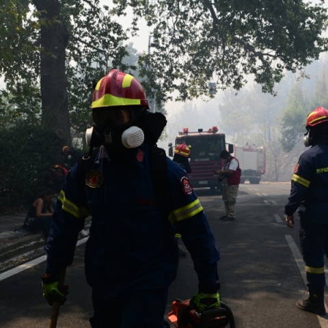 Φωτιά στην Αττική: Κλειστοί δρόμοι και κυκλοφοριακές ρυθμίσεις