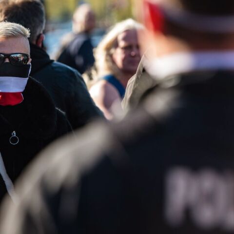 Γερμανία: Δικαστήριο ανέτρεψε την απαγόρευση κυκλοφορίας του ακροδεξιού περιοδικού Compact - Εκφράζει τις θέσεις του AfD.   