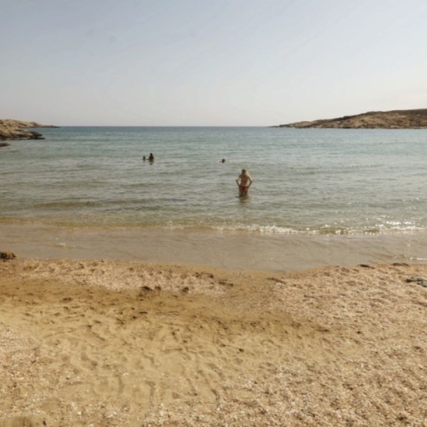 Aτένι: η ωραιότερη παραλία της Ανδρου