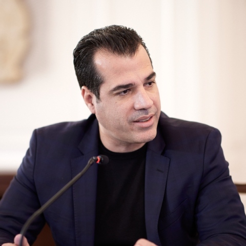 Eίναι ο Θανάσης ο Πλεύρης ο πρώτος woke δέξιος;