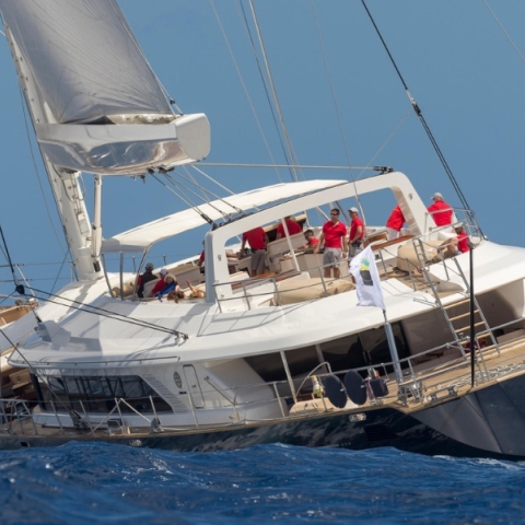 Ναυάγιο στη Σικελία: Τι είναι το downburst που ίσως βύθισε το Bayesian