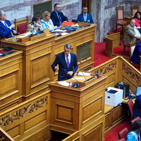 Κάτι δεν πάει καλά με την κυβέρνηση. Μόνο κάτι;