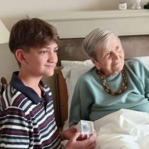 Η Ελένη Γλύκατζη Αρβελέρ με τον 11χρονο φιλέλληνα