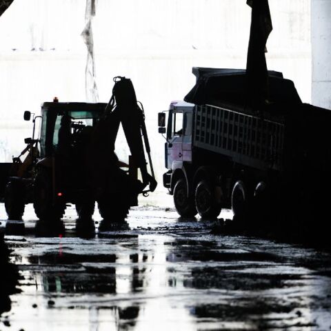 Κηφισός: Εικόνες από την απομάκρυνση μπάζων, σκουπιδιών και βούρκου 