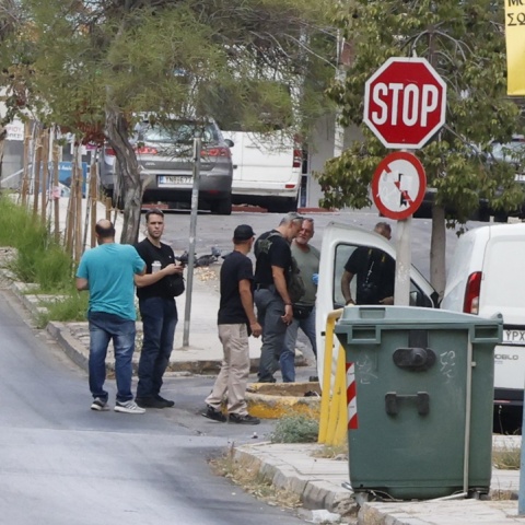 Σημείο όπου πέταξαν άγνωστοι τσάντα με χειροβομβίδες στο Κερατσίνι