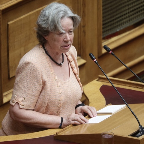 Αθηνά Λινού