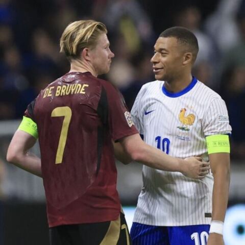 Ο Κέβιν Ντε Μπρόινε με τον Κιλιάν Εμπαπέ