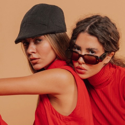 Καλοκαίρι ή φθινόπωρο: Έξι outfits για τη μεταβατική περίοδο