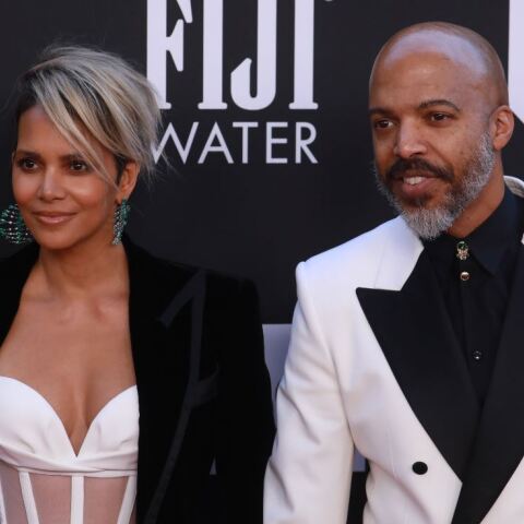 Η Χάλι Μπέρι εξέφρασε για ακόμα μία φορά το πόσο ερωτευμένη είναι με τον Βαν Χαντ 