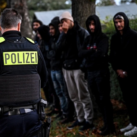 DW: Γερμανική «στροφή» στο μεταναστευτικό - Το νέο πακέτο και η εσωτερική ασφάλεια