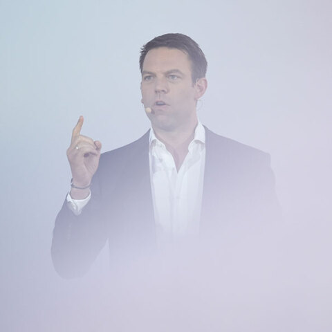 ΣΥΡΙΖΑ: Ο έκπτωτος, ο εγκάθετος, ο συνωμότης και ο Homo Erectus