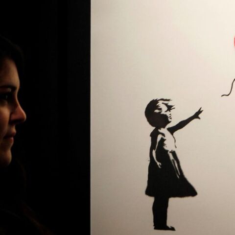 Banksy: Δύο άνδρες κατηγορούνται για την κλοπή έργου τέχνης του διάσημου street artist - Ανακτήθηκε το εμβληματικό «Κορίτσι με μπαλόνι».