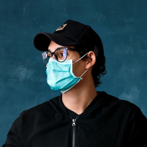 Άνδρας με μάσκα