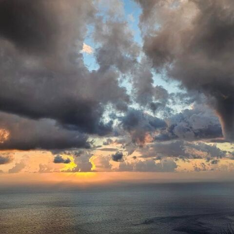 Υδροστρόβιλος στη Λευκάδα: Δείτε το βίντεο από την παραλία