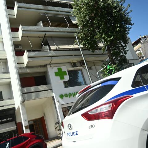 Νέα Σμύρνη: Η αδελφή του 46χρονου ομολόγησε πως τον δολοφόνησε - Τι αναφέρουν οι πρώτες πληροφορίες