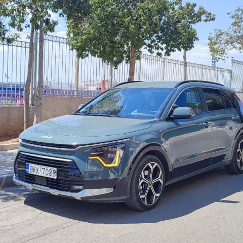 Ένα κομψό, εύχρηστο και πρακτικό οικογενειακό κόμπακτ crossover