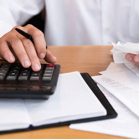 Φοροδιαφυγή: O διαχρονικός ελέφαντας στο δωμάτιο ή η μεγαλύτερη συλλογική μας υποκρισία