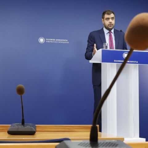 Ο Παύλος Μαρινάκης αναφέρθηκε στο μεταναστευτικό, το άσυλο και στις πρόσφατες εξελίξεις στη Γερμανία - Όσα δήλωσε ο κυβερνητικός εκπρόσωπος.