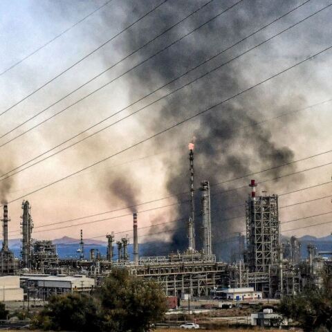 Βελτιωμένη η εικόνα της πυρκαγιάς στις εγκαταστάσεις της Motor Oil