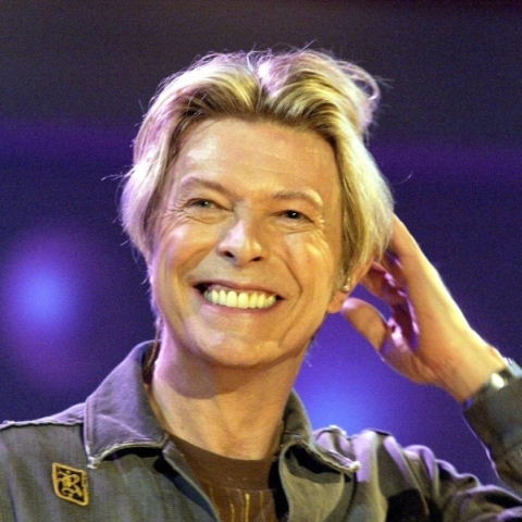 David Bowie: Το θρυλικό τραγούδι που χάρισε ώστε να σωθεί ένα συγκρότημα