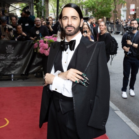 Τα νύχια του Μαρκ Τζέικομπς και το μανιφέστο της αποδοχής 