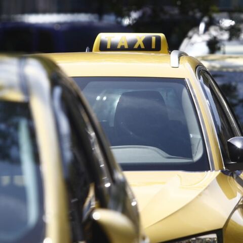 Ταξί: Υποχρέωση εγκατάστασης των ειδικών σημάνσεων για τα POS μέσα στις επόμενες 5 εβδομάδες - Κωστής Χατζηδάκης: Κανείς δεν είναι υπεράνω του νόμου