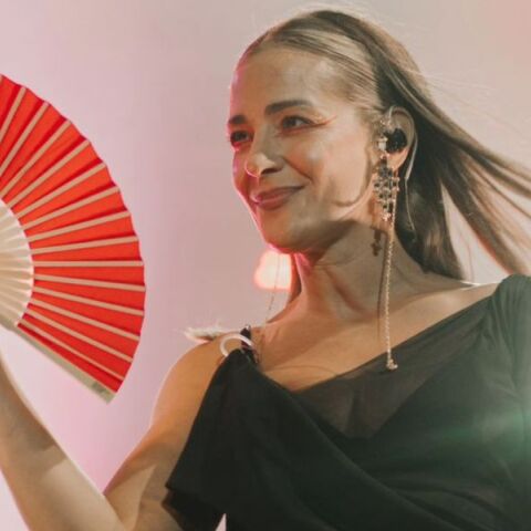 Η Νατάσσα Μποφίλιου απάντησε με ανάρτηση στην κριτική που δέχτηκε για το φόρεμα που επέλεξε στη συναυλία της στον Λυκαβηττό.