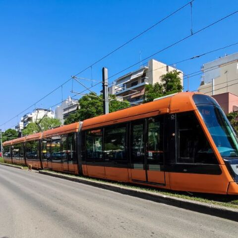 Πώς συνέβη η παράσυρση του 15χρονου από το τραμ στη Νέα Σμύρνη