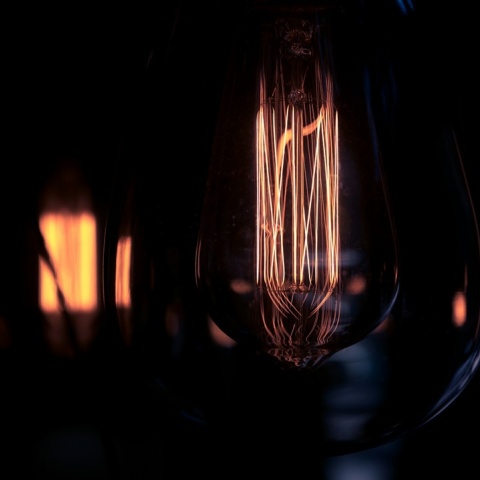 Αναμμένη λάμπα