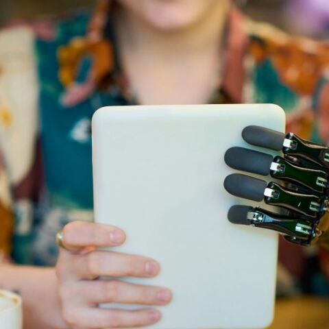 Τεχνητή νοημοσύνη: Χρήσιμη αλλά και επικίνδυνη για τα παιδιά;