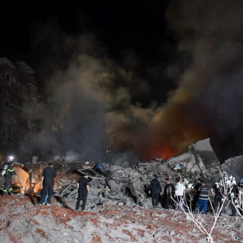 Το Ισραήλ αποκλείει τον Λίβανο από αέρα και θάλασσα