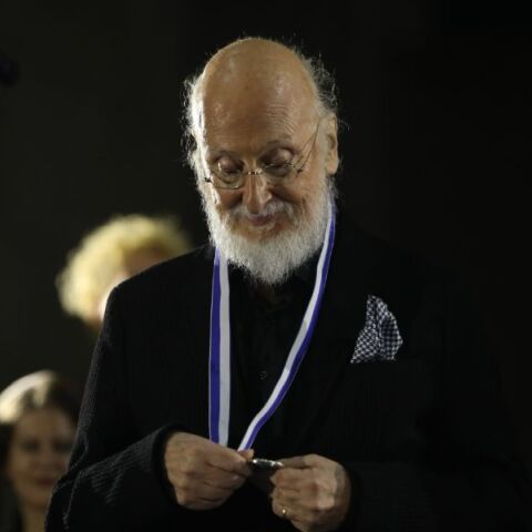 Στον Διονύση Σαββόπουλο απένειμε η Θεσσαλονίκη το Αργυρό Μετάλλιο 