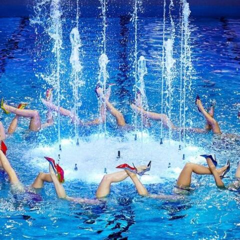 Το show συγχρονισμένης κολύμβησης του Christian Louboutin