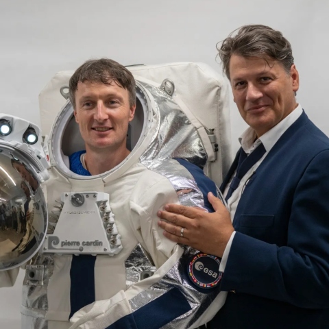 Μόδα και διάστημα: Διαστημικές στολές με την υπογραφή Pierre Cardin