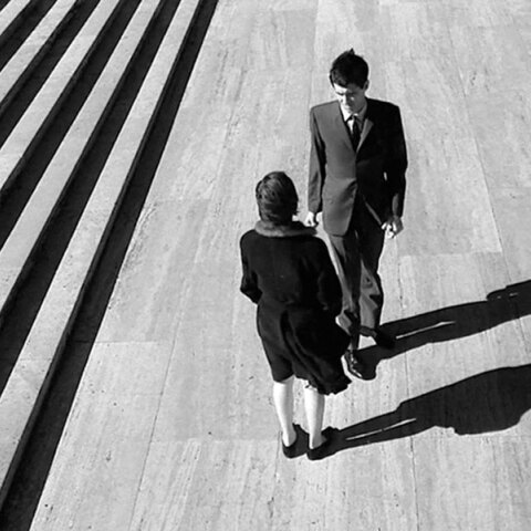 Το κορίτσι με τα ροζ μαλλιά που διάβαζε Κάφκα