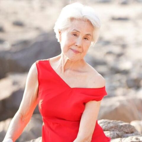 Τσόι Σουν Χουά: Μοντέλο ηλικίας 81 ετών από τη Νότια Κορέα έχασε την ευκαιρία να γίνει η γηραιότερη Μις Υφήλιος, αλλά πήρε το βραβείο της «καλύτερης στολής».