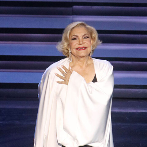 Σε βλέπω και ανατριχιάζω