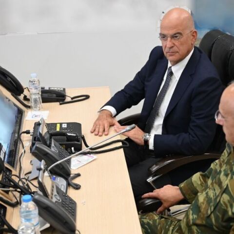 Νίκος Δένδιας: Επιτυχής η έκβαση επιχείρησης απεγκλωβισμού από τον Λίβανο 60 Ελλήνων και Κυπρίων υπηκόων - Εισήλθαν στο FIR Λευκωσίας