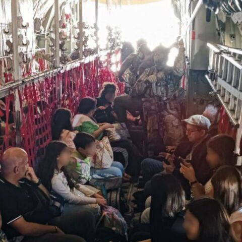 H επιχείρηση απεγκλωβισμού 60 πολιτών από το αεροδρόμιο της Βηρυτού στον Λίβανο