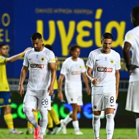 Στιγμιότυπο από τον αγώνα Παναιτωλικός - ΑΕΚ