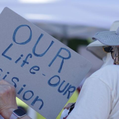 Αμβλώσεις στη Τζόρτζια: Τις απαγορεύει μετά την 6η εβδομάδα της κύησης
