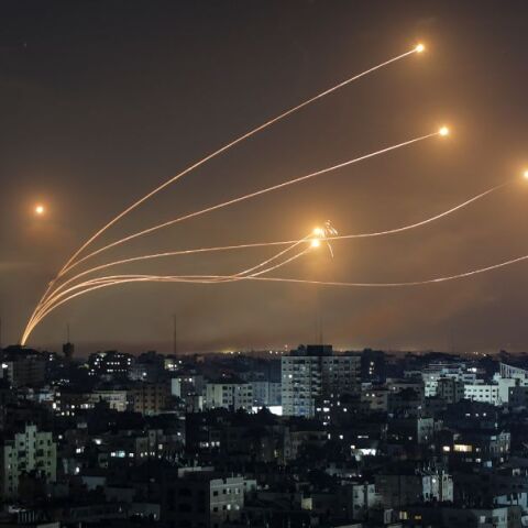 «Βροχή» ρουκετών από τη Χεζμπολάχ στη Χάιφα