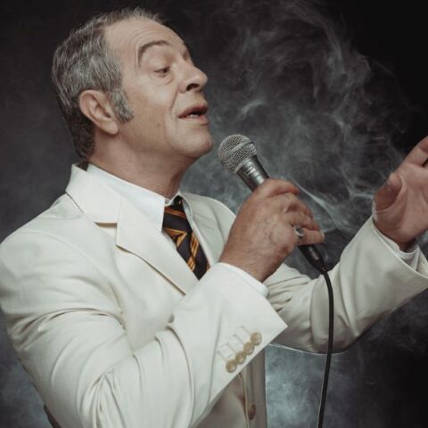 «Τα πήρες όλα και έφυγες - Η ζωή του Στράτου Διονυσίου»: Η μουσικοθεατρική παράσταση έρχεται στο Θέατρο Παλλάς τον Μάρτιο του 2025