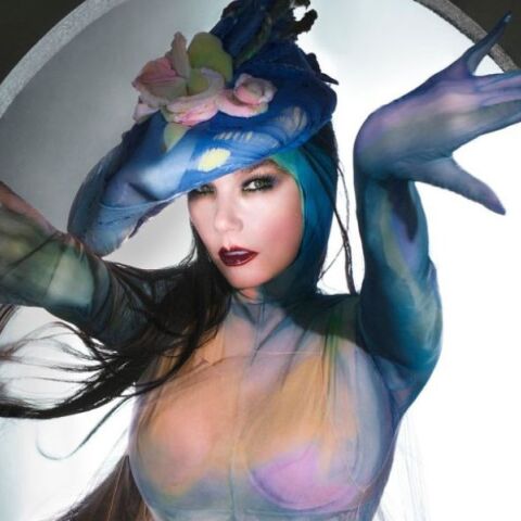 Νέο βιβλίο της Björk καταγράφει την πενταετή περιοδεία της, «Cornucopia» - Με φωτογραφίες του Σαντιάγκο Φελίπε και σχεδιασμό του γραφείου M/M Paris.