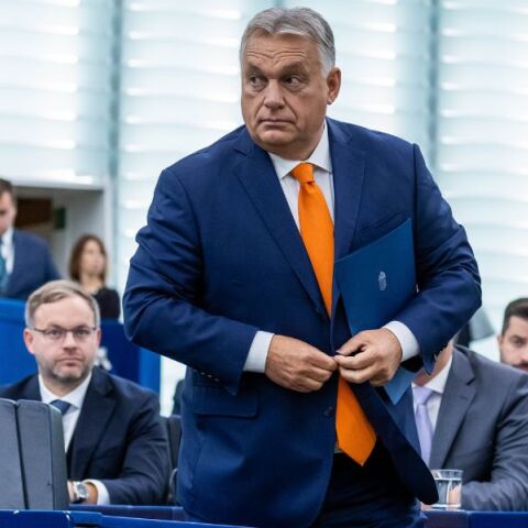 Ο Βίκτορ Όρμπαν έγινε δεκτός στο Ευρωκοινοβούλιο με φωνές αποδοκιμασίας 