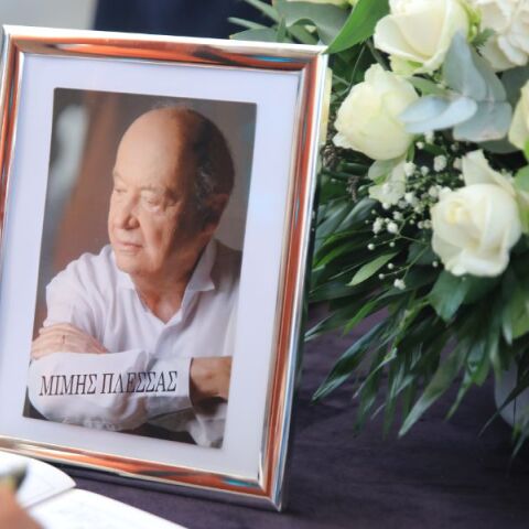 Μίμης Πλέσσας: Το τελευταίο «αντίο» στον σπουδαίο μουσικοσυνθέτη της Ελλάδας