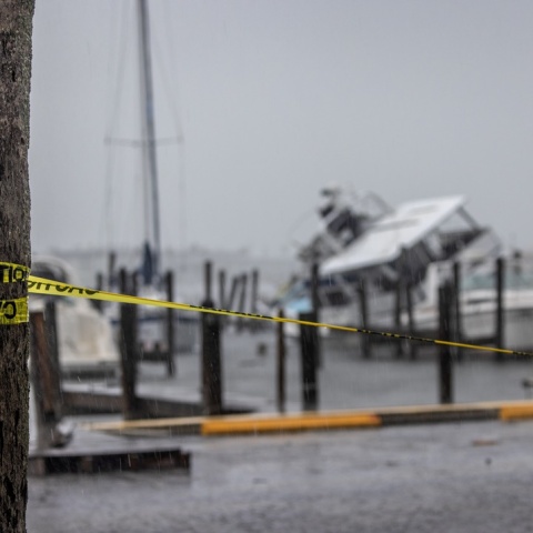 Καταστροφές σε παράκτιες περιοχές της Φλόριντα από το πέρασμα του κυκλώνα Milton