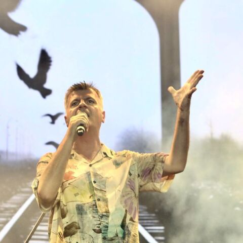 Φοίβος Δεληβοριάς: Το κλείσιμο της συναυλίας για τα θύματα των Τεμπών έγινε ακόμη πιο συγκλονιστικό μέσα από το τραγούδι που έγραψε ο μουσικοσυνθέτης